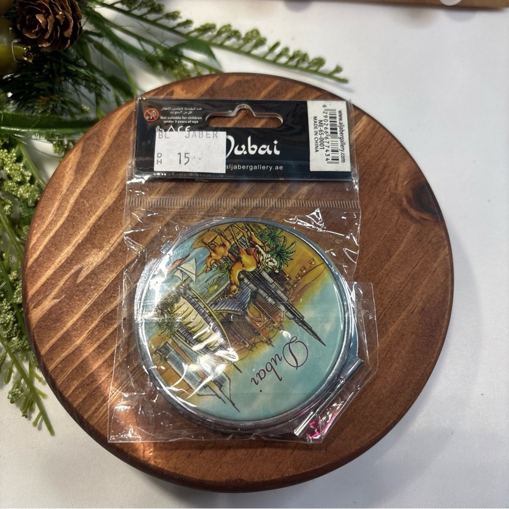 Vintage DUBAI Ladies Compact Mirror Case